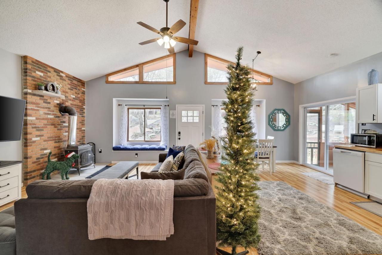 Premier Cozy Cabin - Free Amenities & Comm Indoor Pools Bushkill Exterior foto