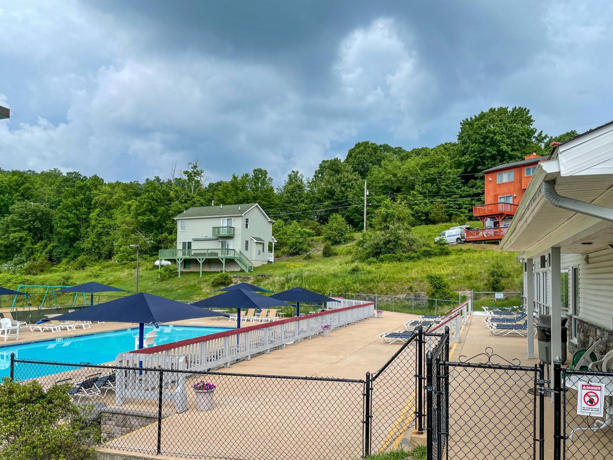 Premier Cozy Cabin - Free Amenities & Comm Indoor Pools Bushkill Exterior foto